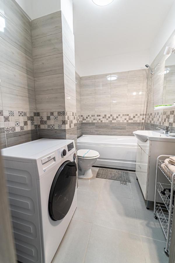 Apartament Delux Bacau Ngoại thất bức ảnh